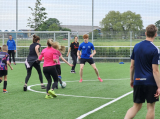 Laatste training S.K.N.W.K. JO11-1JM (partijtje tegen de ouders) van maandag 27 mei 2024 (47/137)